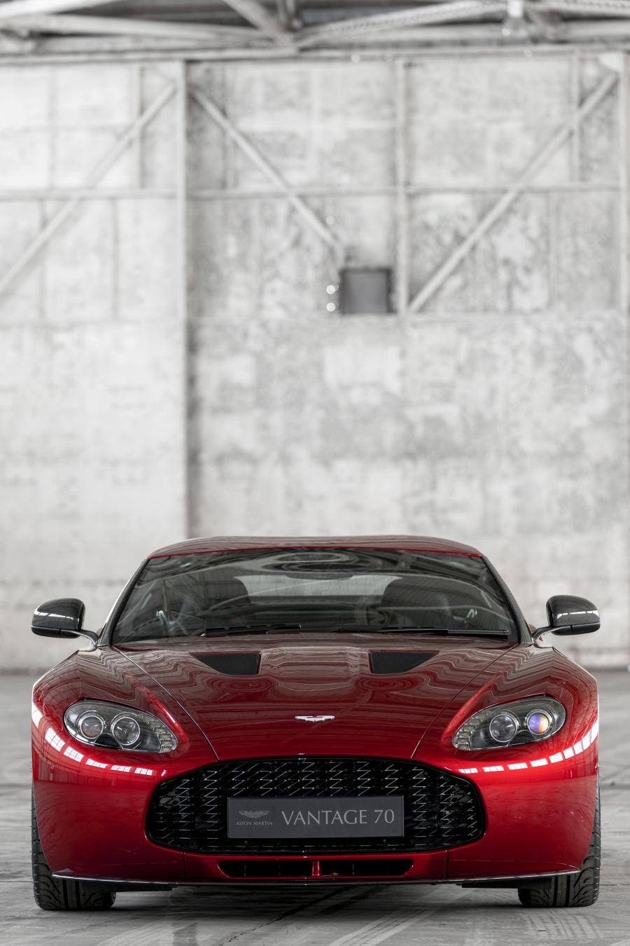  Aston Martin V12 Zagato 2012 года  (UK) (фото 11 из 11)
